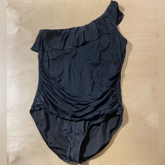 Hilor Black One-Shoulder Swimsuit 16 (MO) - Picture 4 of 8